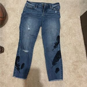 Capri Jeans with Black Feather Embroidery